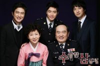 熱播韓劇《奇怪三兄