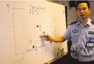 金水分局廟李派出所所長介紹當(dāng)時(shí)情況。