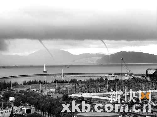 深圳灣現(xiàn)三道水龍卷奇觀 持續(xù)17分鐘