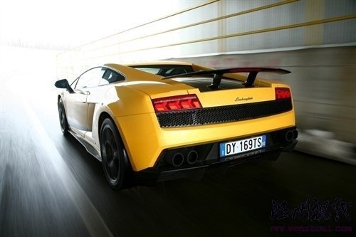 憤怒的公牛 試駕蘭博基尼Superleggera 汽車之家