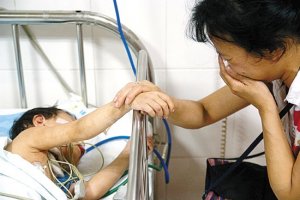 <b>5歲女孩遭鄰居13歲退學男孩暴打割喉</b>