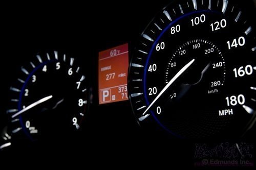 大號的G37 試駕2011款英菲尼迪-M37S 汽車之家