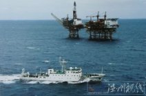 日本稱中國直升機在東海春曉油氣田附近迫近日戰艦