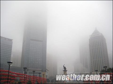 霧鎖南寧 全市籠罩&ldquo;紗帳&rdquo;中