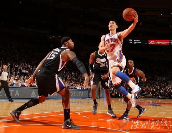 半場：林書豪展現(xiàn)大師級風(fēng)采 連送妙傳砍6+9