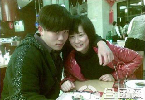 周巖的親密照片