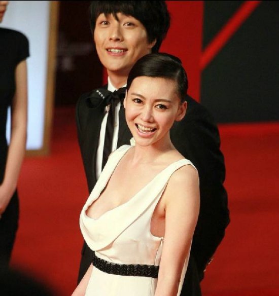 鞏新亮不穿內衣