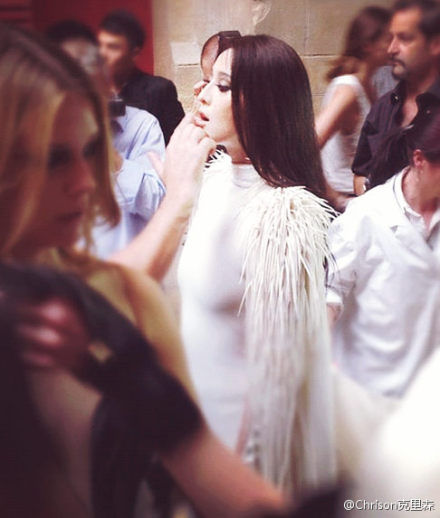 范冰冰巴黎t臺壓軸走秀