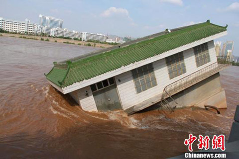 8月13日甘肅黃河最新汛情 強降雨致多段防堤滲水