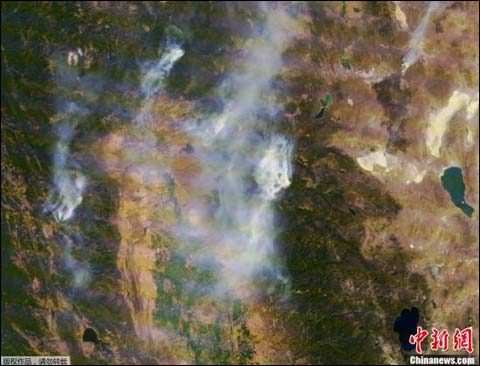 美國加州山火 雷電引發(fā)山火還有200多棟建筑受威脅