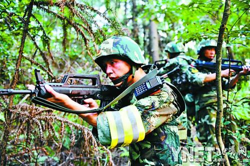 重慶&ldquo;8&middot;10&rdquo;持槍搶劫案犯罪嫌疑人周克華行兇后逃跑　警方鎖定其逃到歌樂山上