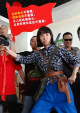 小雨扮成劉胡蘭宣傳打假蠻有意思 昔日的宅男女神投身公益事業