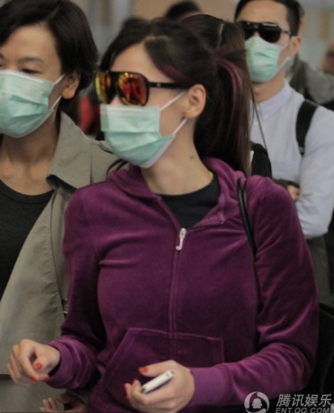 張柏芝到上海戴口罩嚴(yán)防禽流感