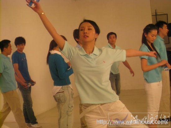 干露露資料：莫納夏天劇照