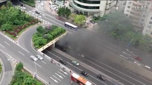 黃埔大道隧道出租車自燃現場圖片