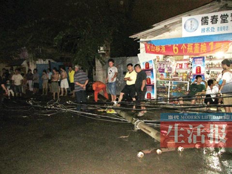 3日南寧迎來今年首次大暴雨 雨水暫時(shí)澆滅高溫