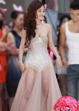 劉凡菲透視裙圖片 劉凡