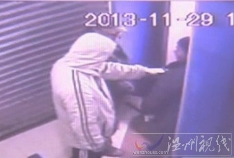 史上最悲催搞笑劫匪：悲催的是搶不到錢要香煙也沒有，搞笑的是供述時的笑臉。