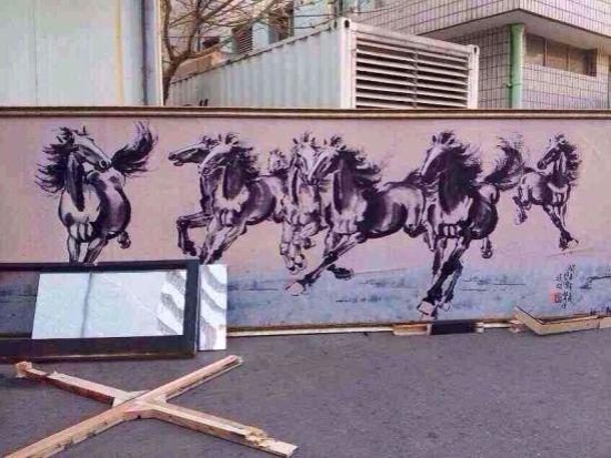 春晚魔術道具被棄街頭