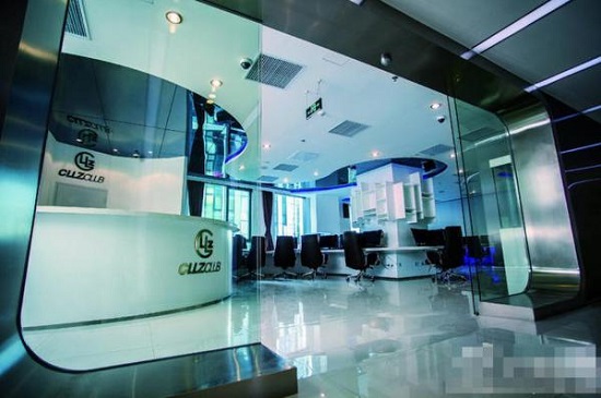 土豪網(wǎng)吧進(jìn)門費五千每小時69元 網(wǎng)吧使用外星人電腦