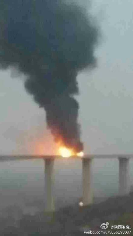 3月25日西銅新高速趙氏河大橋油罐車(chē)爆炸