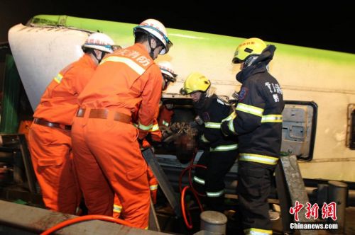 重慶黔江車禍現(xiàn)場圖片