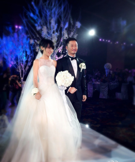 謝楠懷孕了 吳京婚禮上自曝謝楠懷孕生男孩叫吳所謂