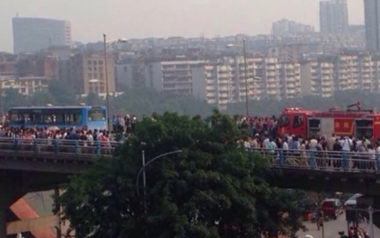 宜賓公交車自燃