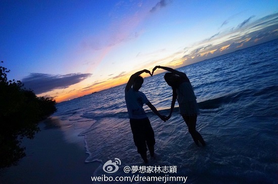 林志穎和老婆海邊度假