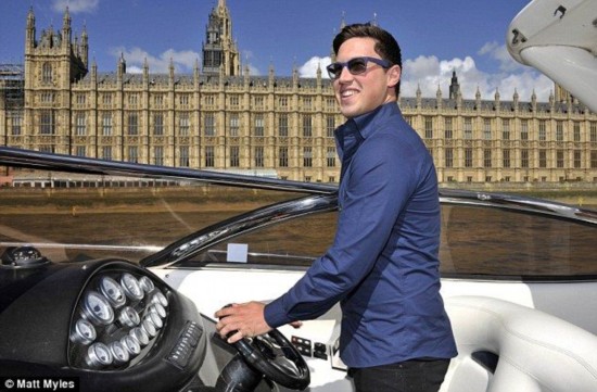 英國男工人中1000萬后的生活很奢侈