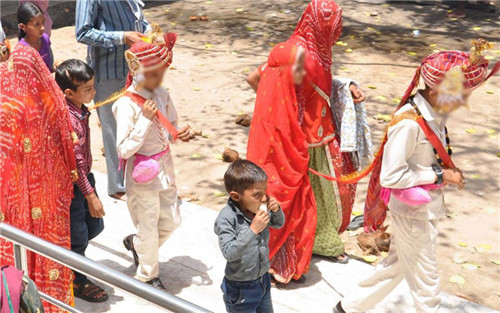 印度集體童婚 最小新娘僅7歲嫁給16歲男孩