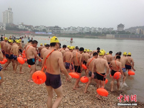 8月9日2500人橫渡錢塘江