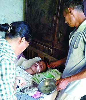 張同均上廁所玩手機變植物人