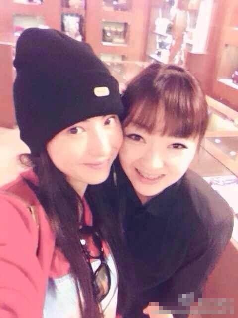 張柏芝逛街買百萬手袋