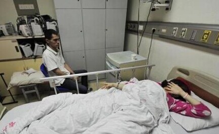 19歲少女網吧產子并將其捂死