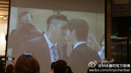 黑人陳柏霖接吻
