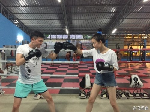 馮紹峰倪妮恩愛瞬間