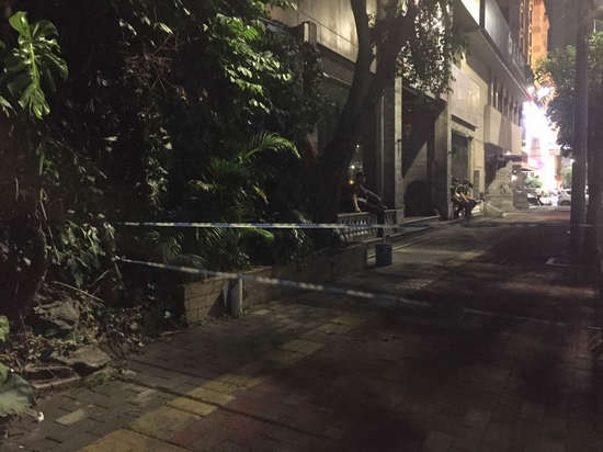 男子七夕吃飯?jiān)飧詈? width=