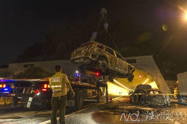 廣河高速六車相撞