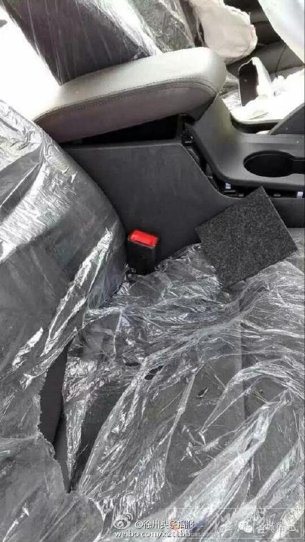 事故現(xiàn)場(chǎng)一片狼藉