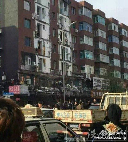 東方廣場(chǎng)附近發(fā)生坍塌事故