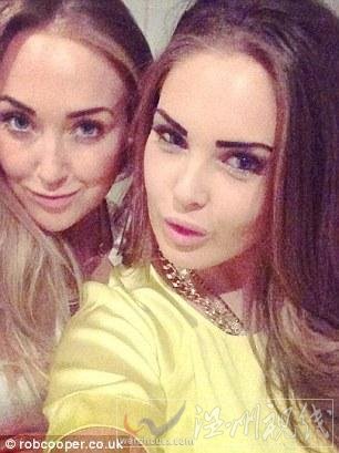 英國性感姐妹花自拍獲70萬