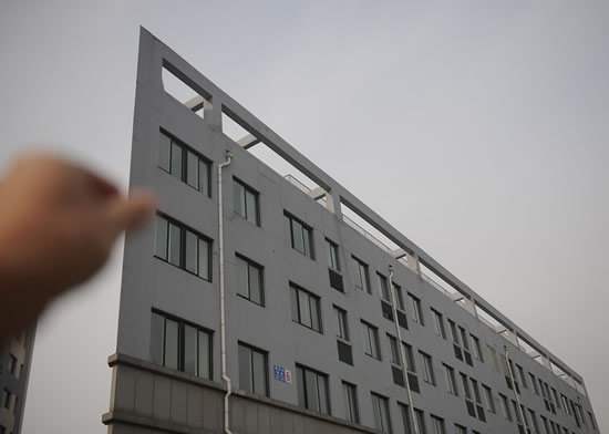 濟南高樓酷似紙片