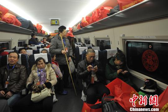 農(nóng)民工乘免費(fèi)專列回家