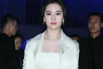 劉亦菲白裙優(yōu)雅如仙子 顏值逆天