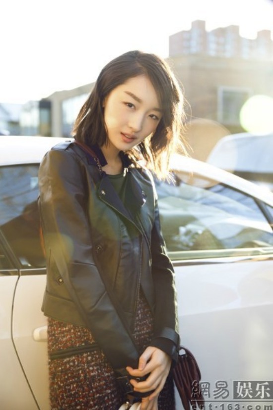 周冬雨時尚街拍