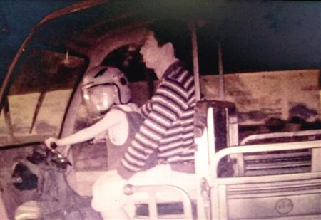 男童與警車飆車