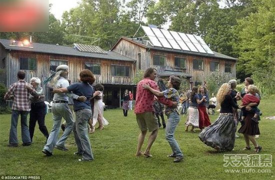 世界最怪異村莊:男女共享老婆和孩子