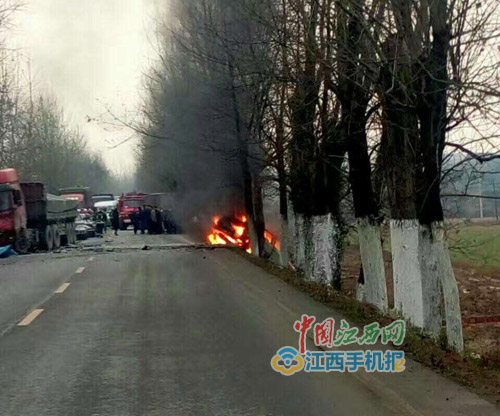村民開車撞死村支書后遇車禍