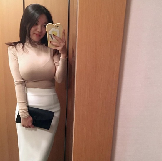 瑜伽美女自拍走紅